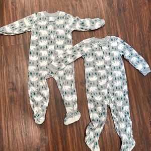 Set of 2 fleece footed pajamas